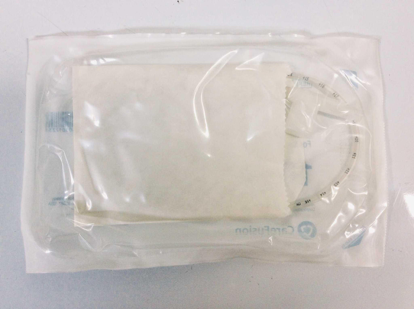 Case of 50 NEW CareFusion AirlLfe Tri-Flo Suction Catheters 10 Fr T61C - MBR Medicals